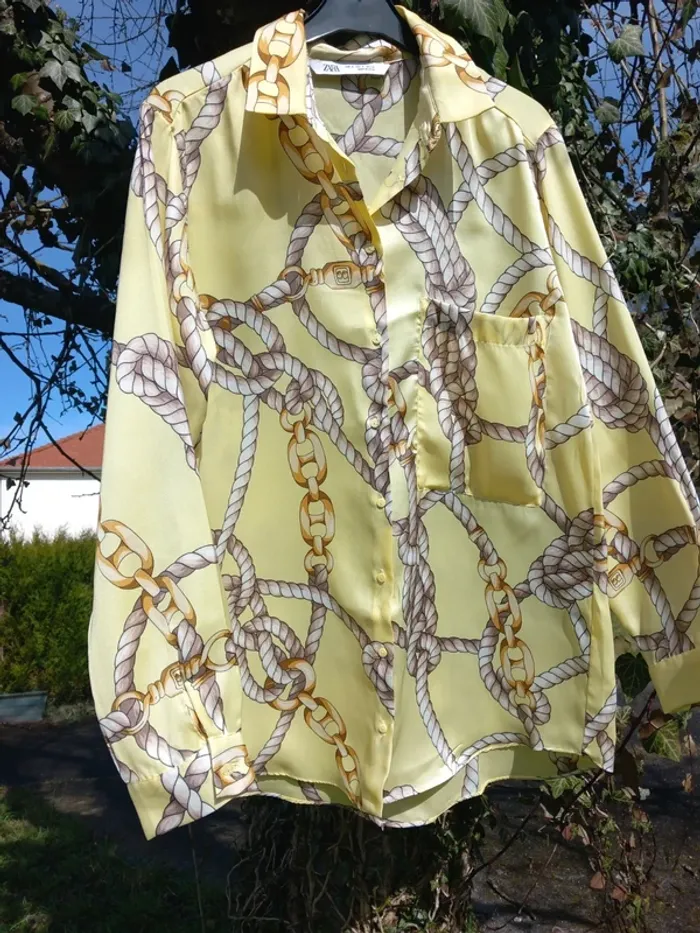 Chemisier Zara jaune taille S mais avec son décor en corde marine nouée et attachée