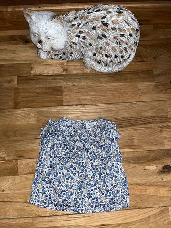 Jolie blouse tons bleus motifs liberty TAO très bon état 3mois/59 cm