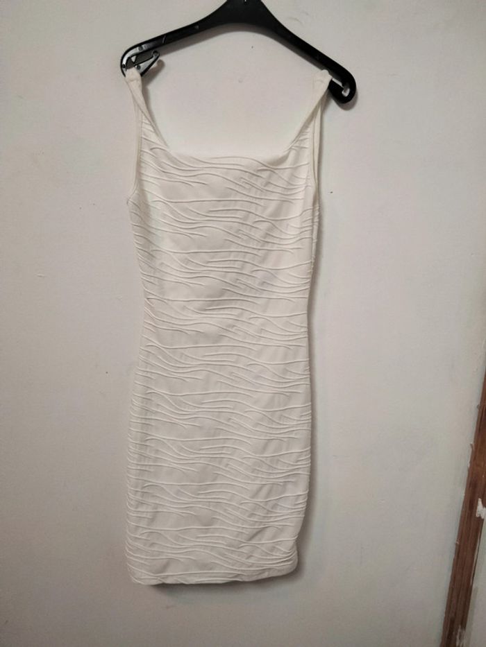 Robe courte blanche Bershka XS - photo numéro 3
