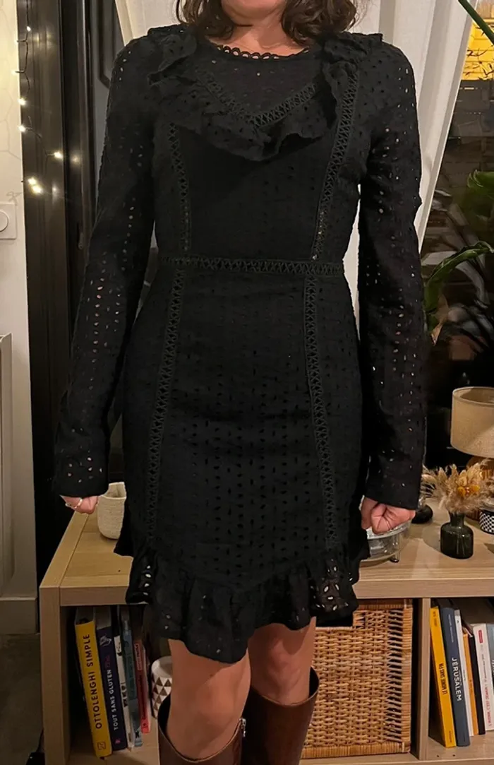 Robe dentelle noire - photo numéro 3