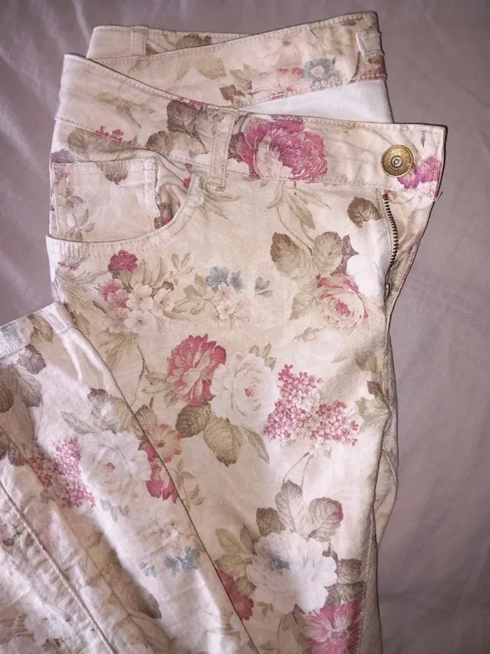 Pantalon fleurs - photo numéro 2