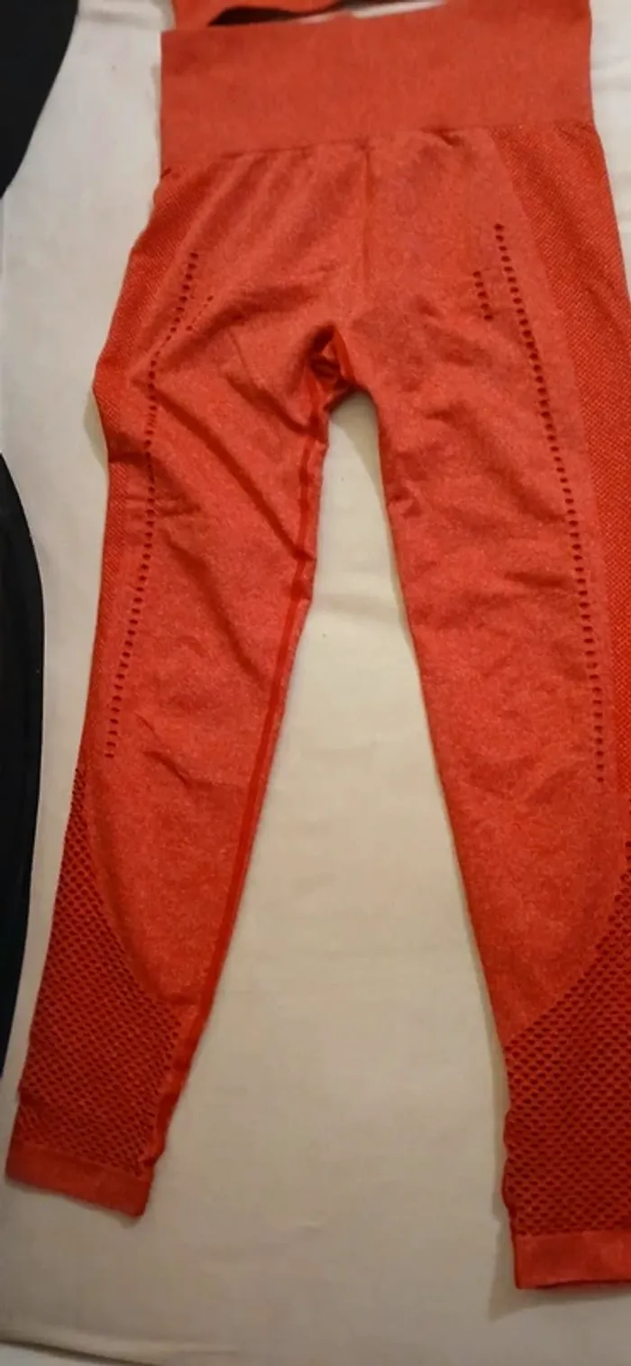 Ensemble sport femme - photo numéro 2