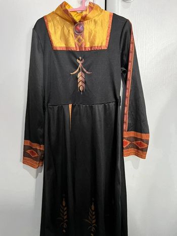 Déguisement d'Anna dans La Reine des Neiges 2. Robe + cape