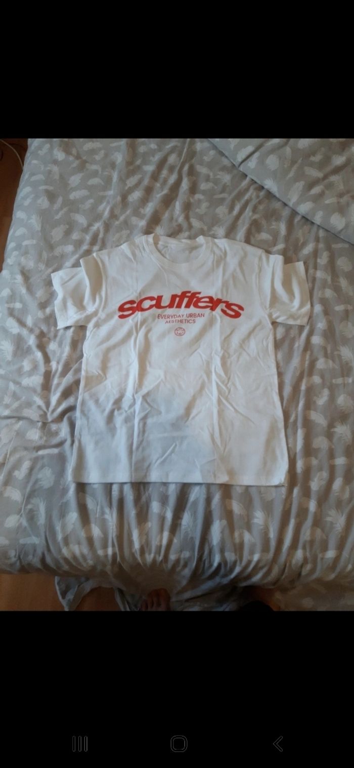 T-shirt scuffers