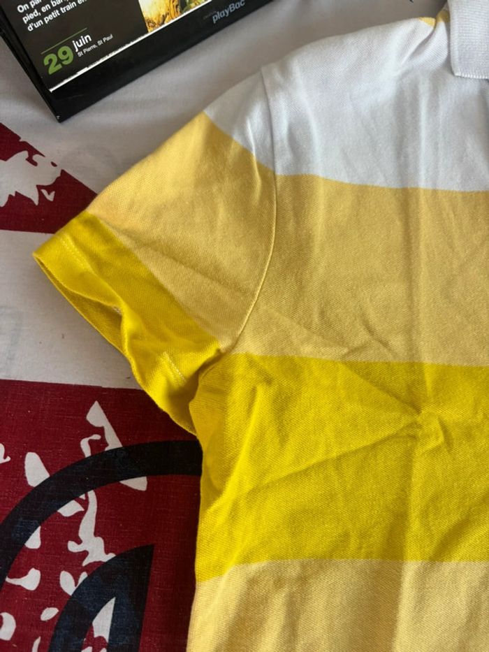 Polo Tommy Hilfiger taille M blanc liserés jaune col V ouvert - photo numéro 4