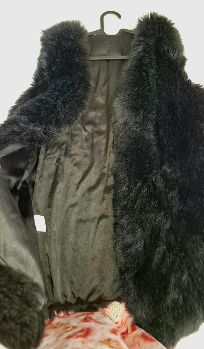 Veste en fourrure ans manche - photo numéro 9