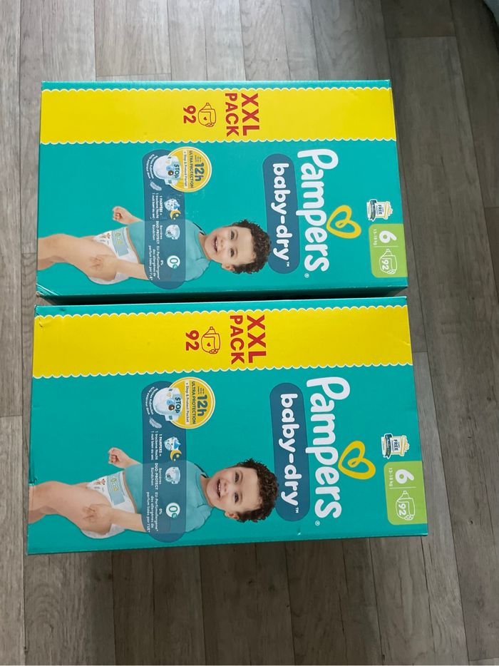 Mega pack de 184 couches pampers taille 6 neuf