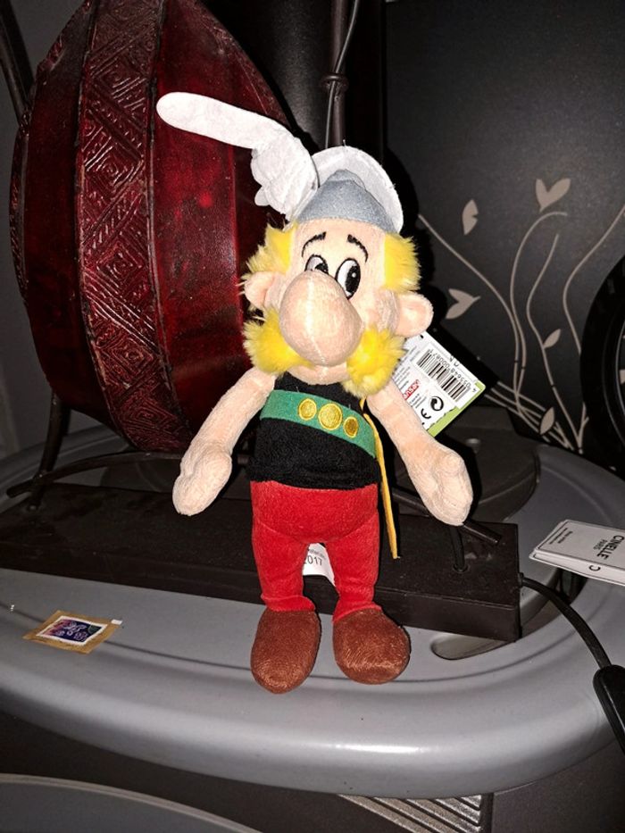 lot de 2 Peluches asterix et obelix neuve - photo numéro 2