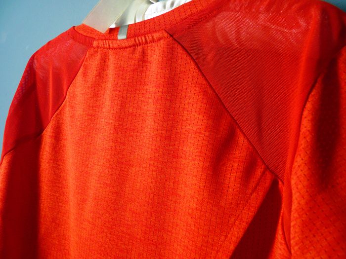 T-shirt Femme XS ou 34 New Balance rouge technique Sport TBE - photo numéro 4