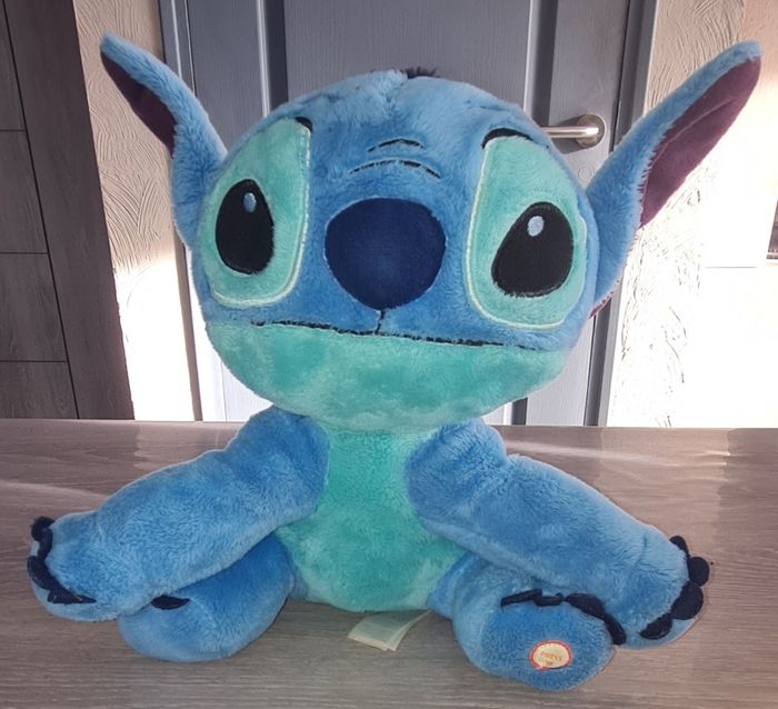 Doudou peluche Disney Lilo & Stitch lumineuse et musicale