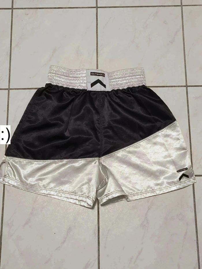 🥊 Short de boxe Outshock noir et blanc - photo numéro 6