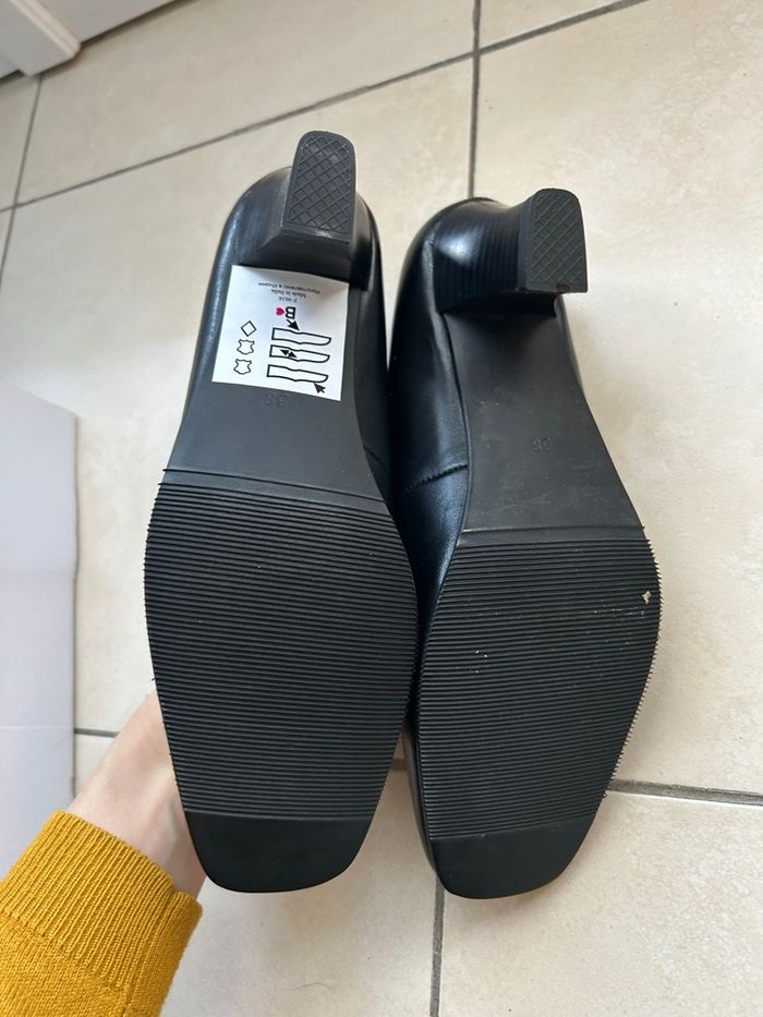Chaussures à talon noir neuve t38 - photo numéro 2