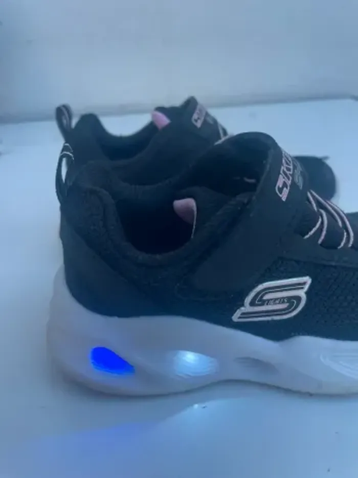 Baskets Skechers lumineuses 22 - photo numéro 3