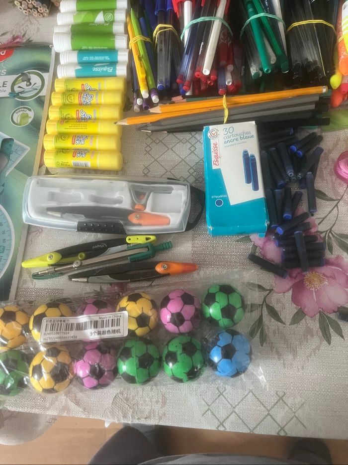 Lot de fournitures scolaires - photo numéro 9