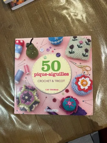 Livre 50 pique aiguilles, crochet et tricot