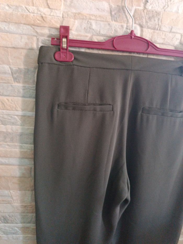 Pantalon kaki Bershka 38 - photo numéro 4