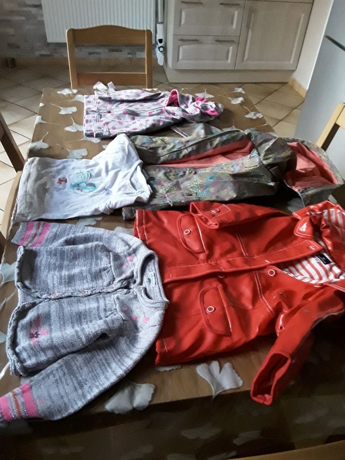 Lot de vetements fille 1an - photo numéro 2