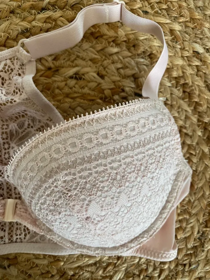 Soutien-gorge - photo numéro 4