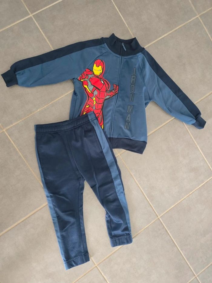 Ensemble jogging Iron Man