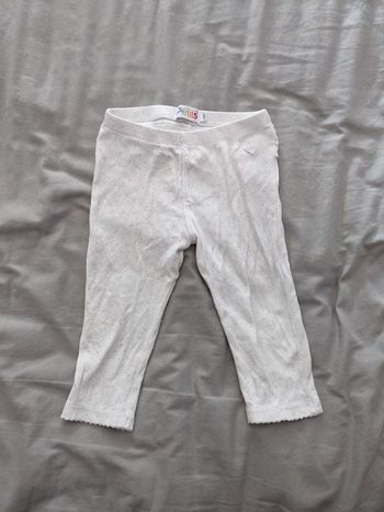 Legging blanc avec froufrou au dos