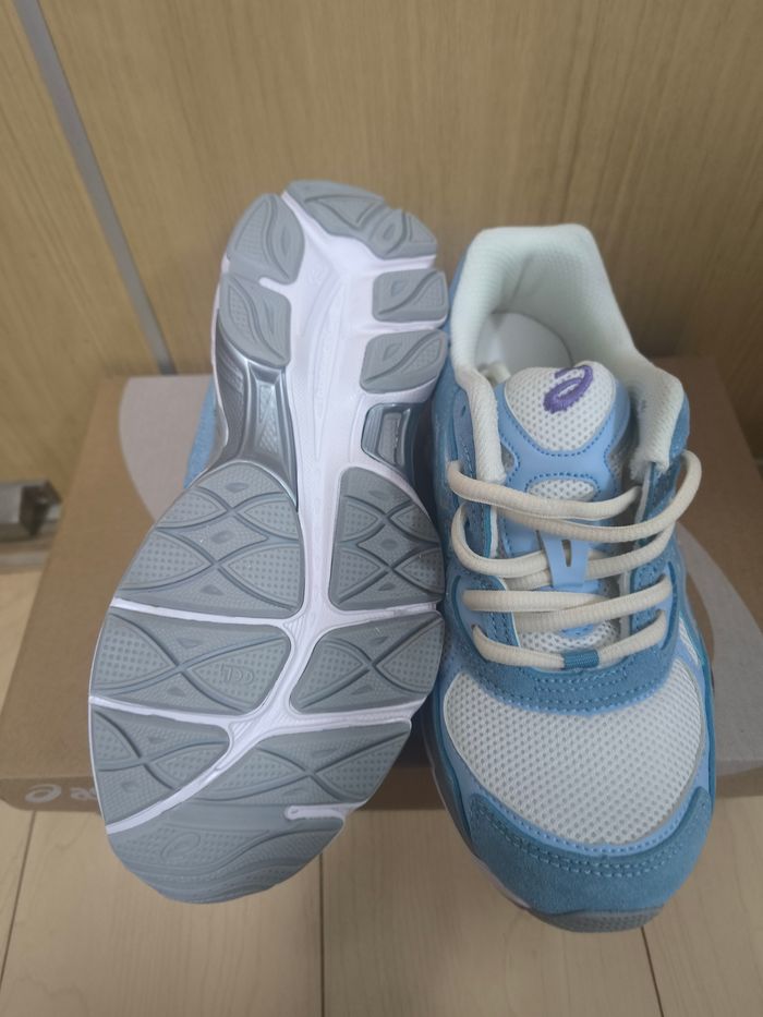 Baskets Asics GEL-NYC -- Pointure 39 - photo numéro 5