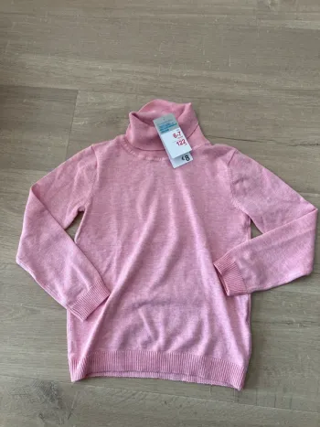 Pull à col roulé taille 6/7 ans neuf avec étiquette primark