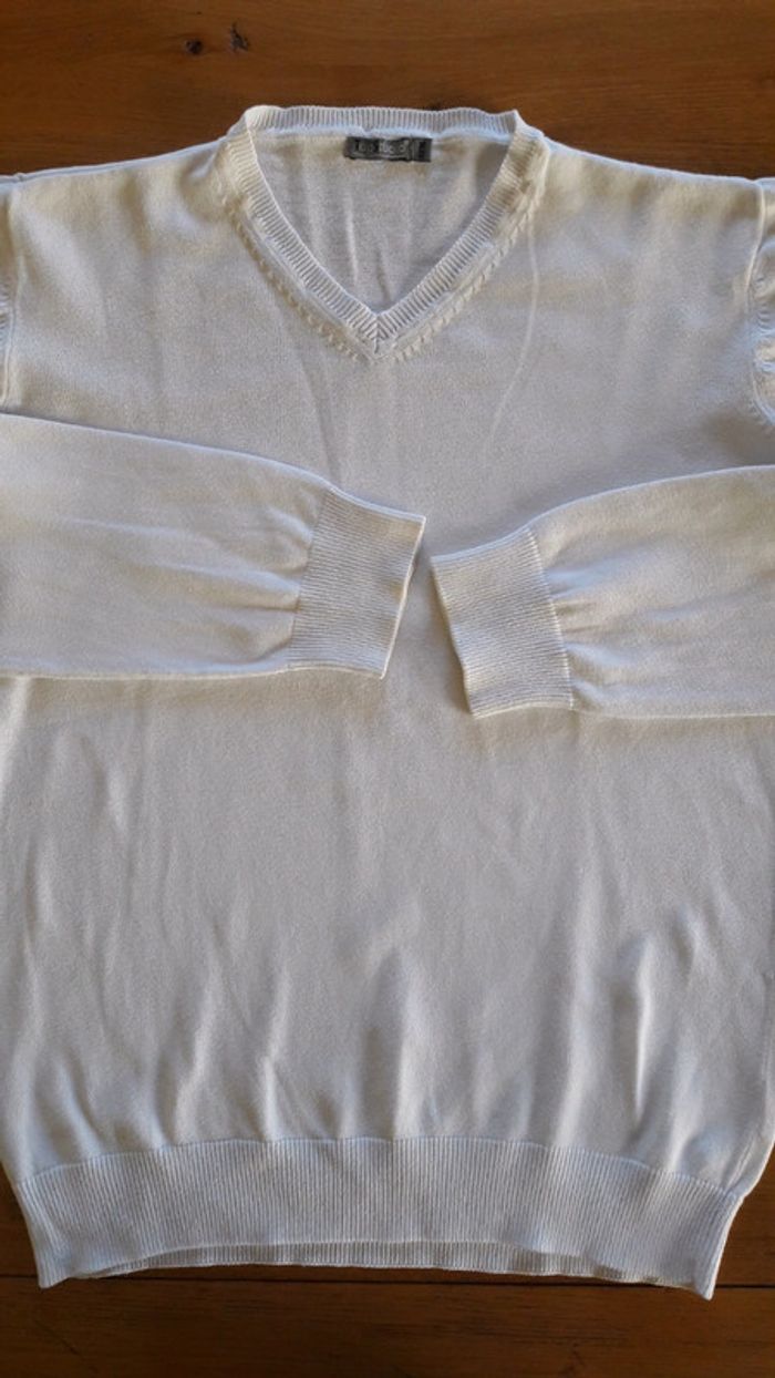 Parfait état : pull blanc 100%coton, col en V, taille M - photo numéro 5