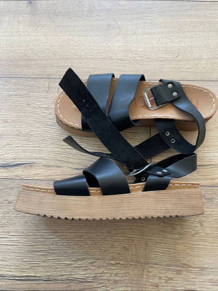 Sandales cuir noir taille 40 - photo numéro 2