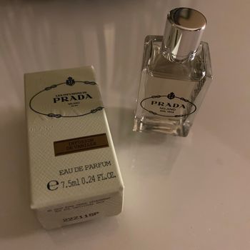 Miniature parfum prada