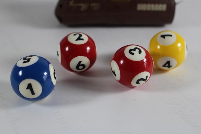 Dés de bowling x4 avec étui. - photo numéro 3