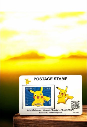 Carte Pokémon Pikachu Stamp Card Timbre – PVC Edition Limitée /999 Collection Fan Neuf