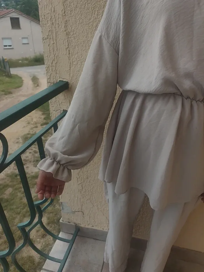 Ensemble beige - photo numéro 2
