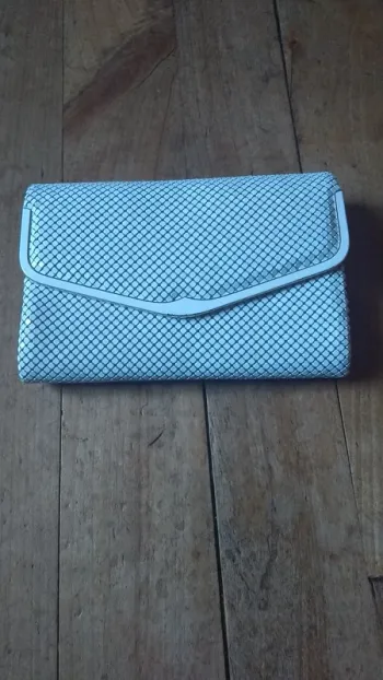 Pochette petit sac blanc et or métallisé. Très belle qualité