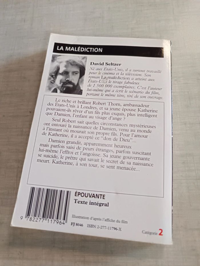 Livre la malédiction - photo numéro 2