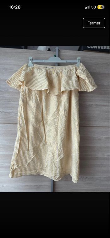 Robe à épaule dénudée 