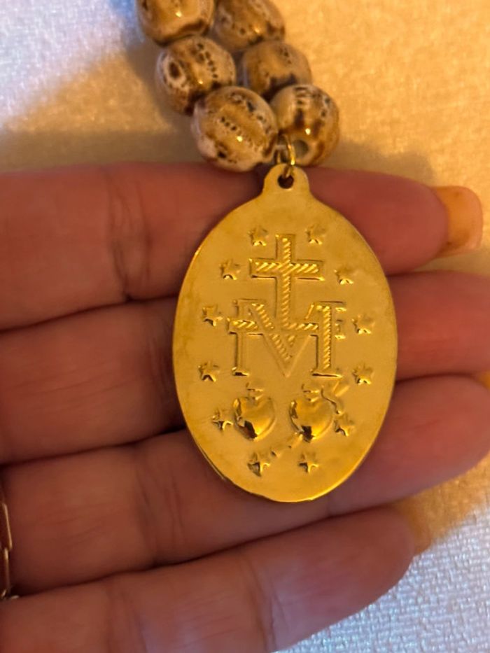 Collier réglable boules bois acier inoxydable or médaille xl vierge marie - photo numéro 4