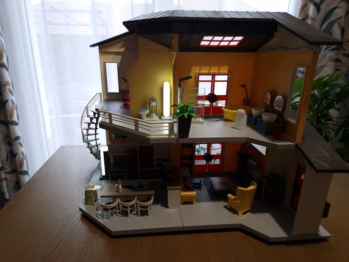 Villa Playmobil avec accessoires complets - photo numéro 8