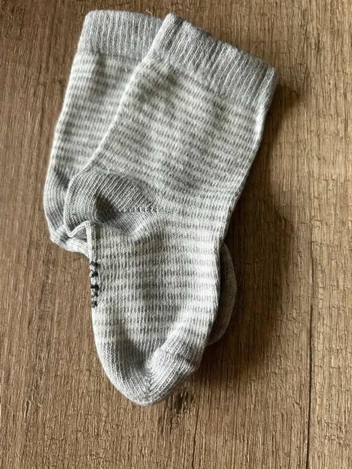 2 paires de chaussettes grises - photo numéro 2