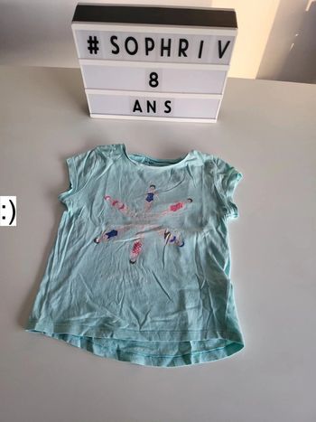 T shirt bleu pâle 8 ans