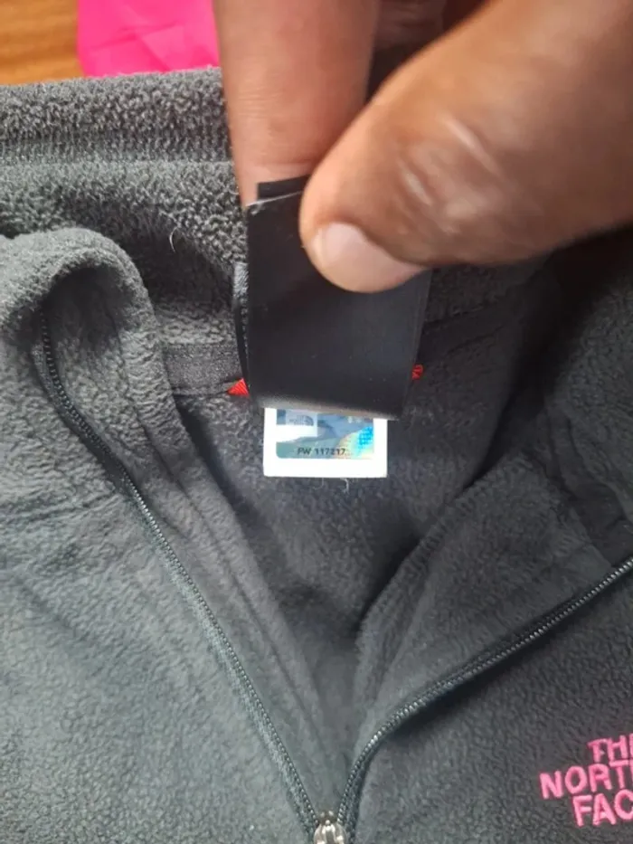 Polaire The North Face femme 1/4 zip – Édition Ruban Rose – Taille M - brodé (609) - photo numéro 12