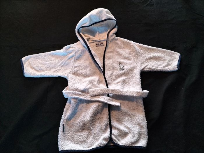 Peignoir blanc en 18mois marque Snoopy