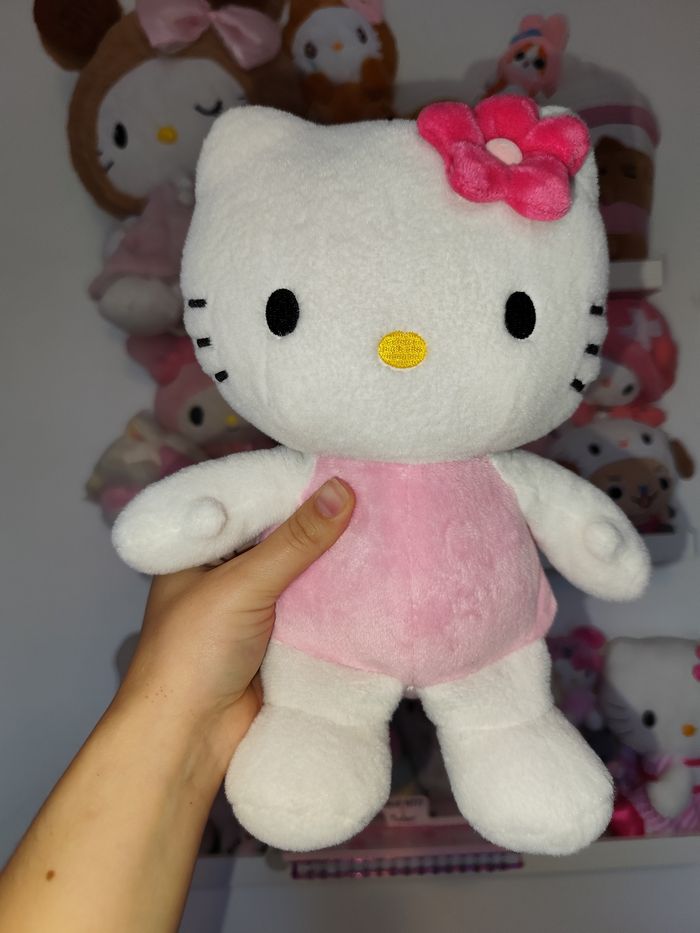 grande grosse peluche doudou hello kitty sanrio 2010 t-shirt rose fleur cute coquette - photo numéro 5