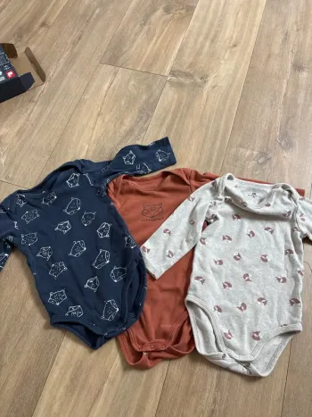 Lot 3 bodies la redoute 18 mois