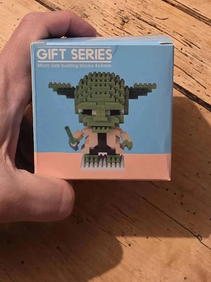 ⭐ Mini Yoda à construire – Set de briques pixelisées – Avec boîte d’origine ⭐ - photo numéro 3