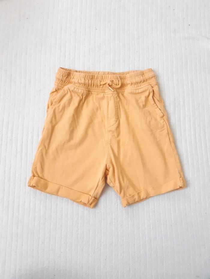 Short orange Nutmeg 3/4 ans