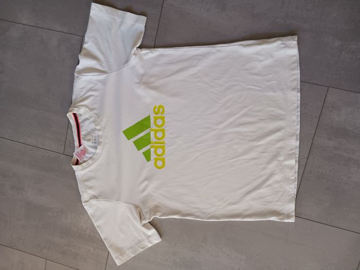 T shirt blanc imprimé Adidas jaune et vert Taille 38 - photo numéro 2