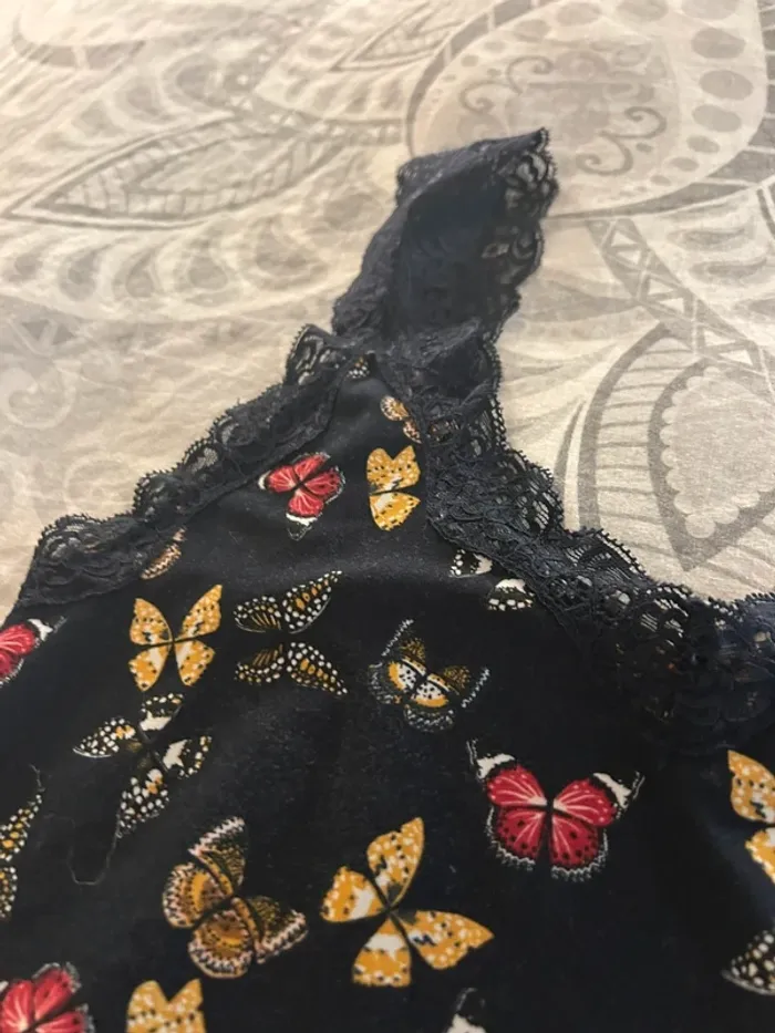 Débardeur noir motifs papillons - photo numéro 2