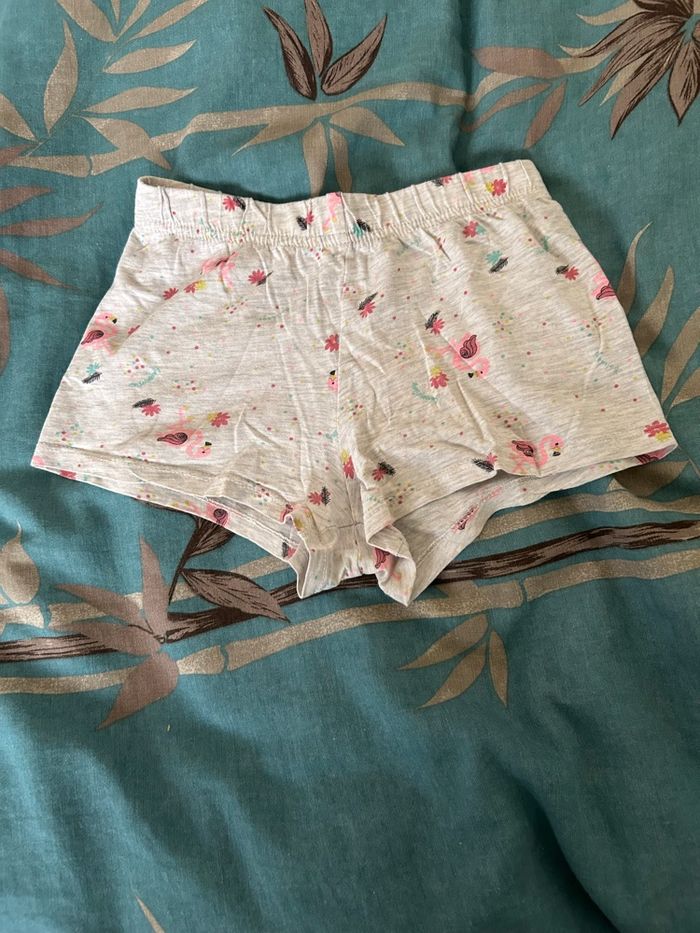 Short gris flamant rose 8 ans - photo numéro 2
