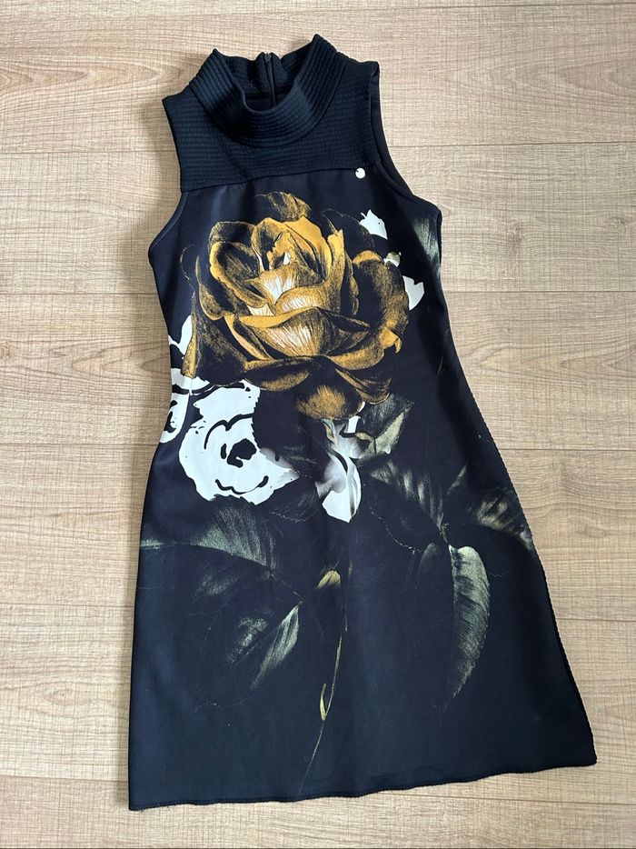 Robe noire et imprimée sans manches Rinascimento taille S bon état - photo numéro 7