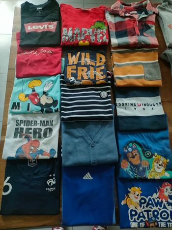 Lot de vêtements garçon taille 8ans